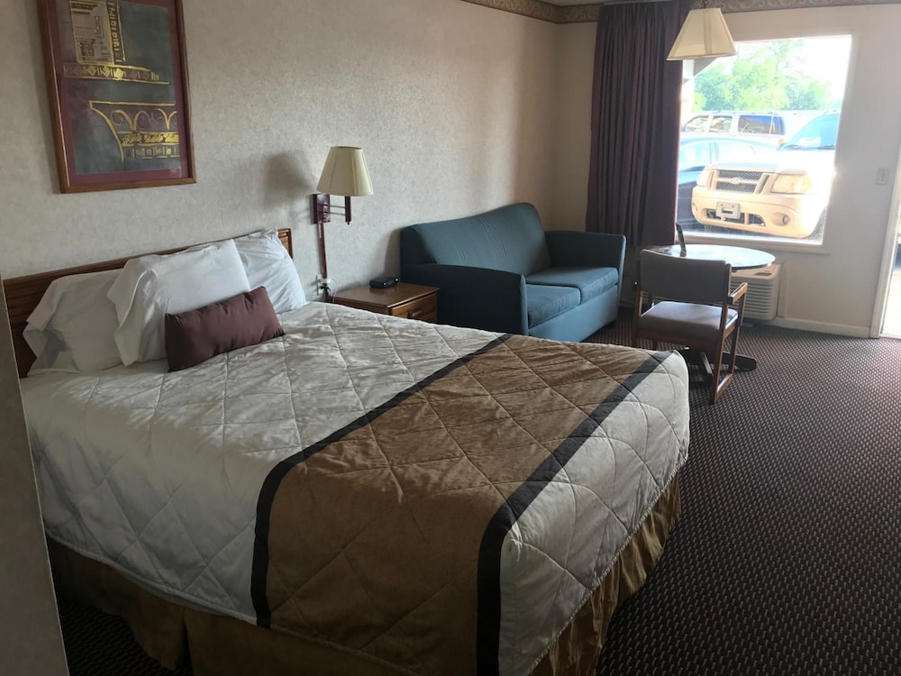 Econo Lodge Calhoun North Damascus 17/41