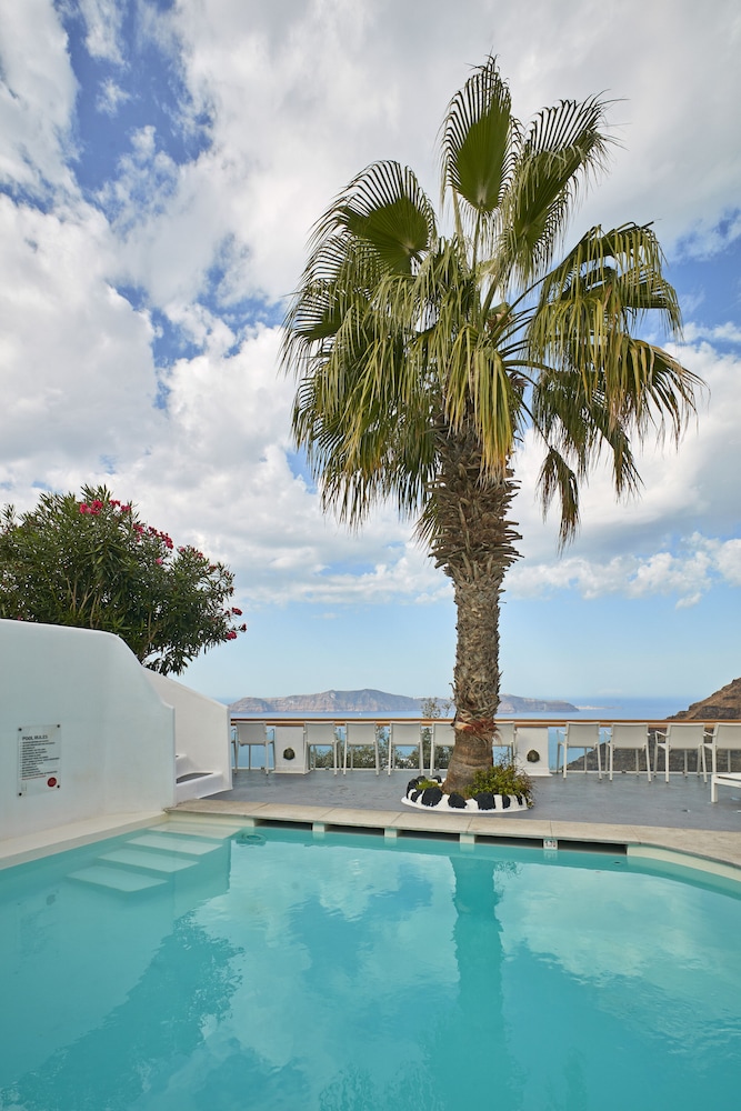 Cliff Side Suites Hotel 53/62