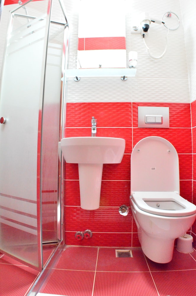 Sirkeci Emek Hotel 10/64