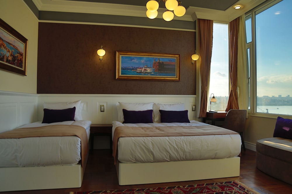DELUXE, QUADRUPLE, SEA VIEW