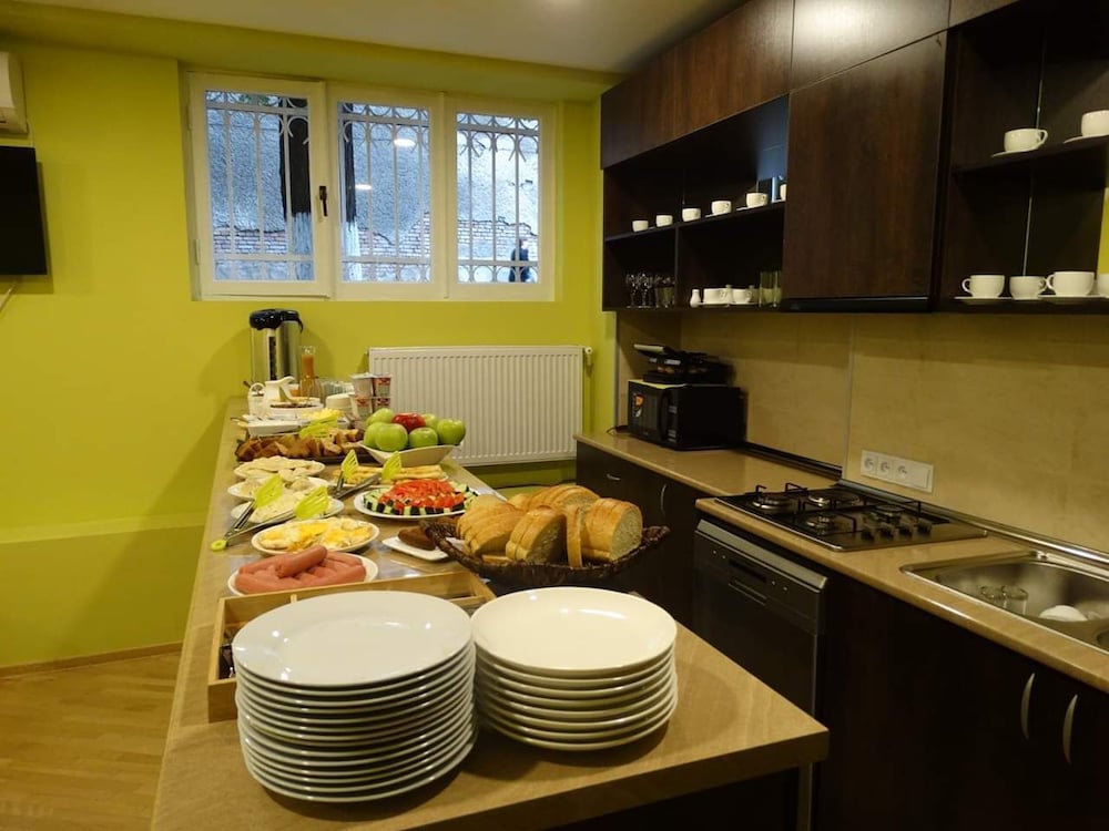 Hotel Iveria 29/50