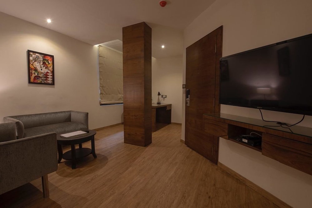 HOTEL SURENDRA VILAS 27/50