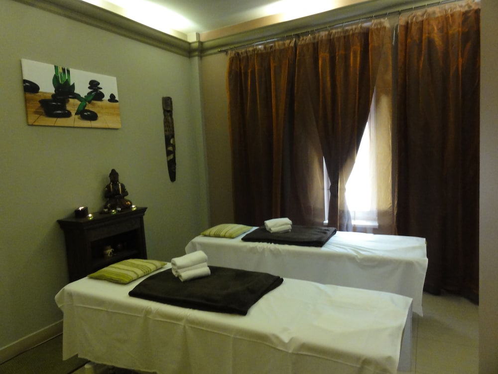 HOTEL CONTINENTAL 32/64
