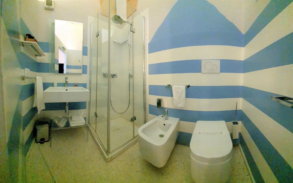 Dimora Storica Muratore Luxury Rooms 42/47