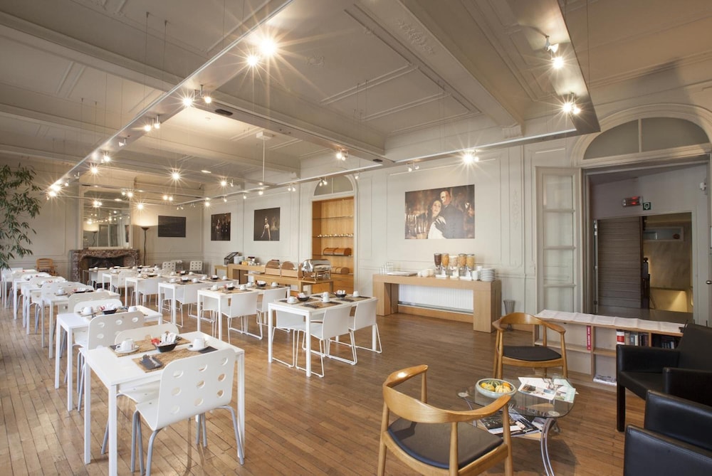 restaurant cafeteria