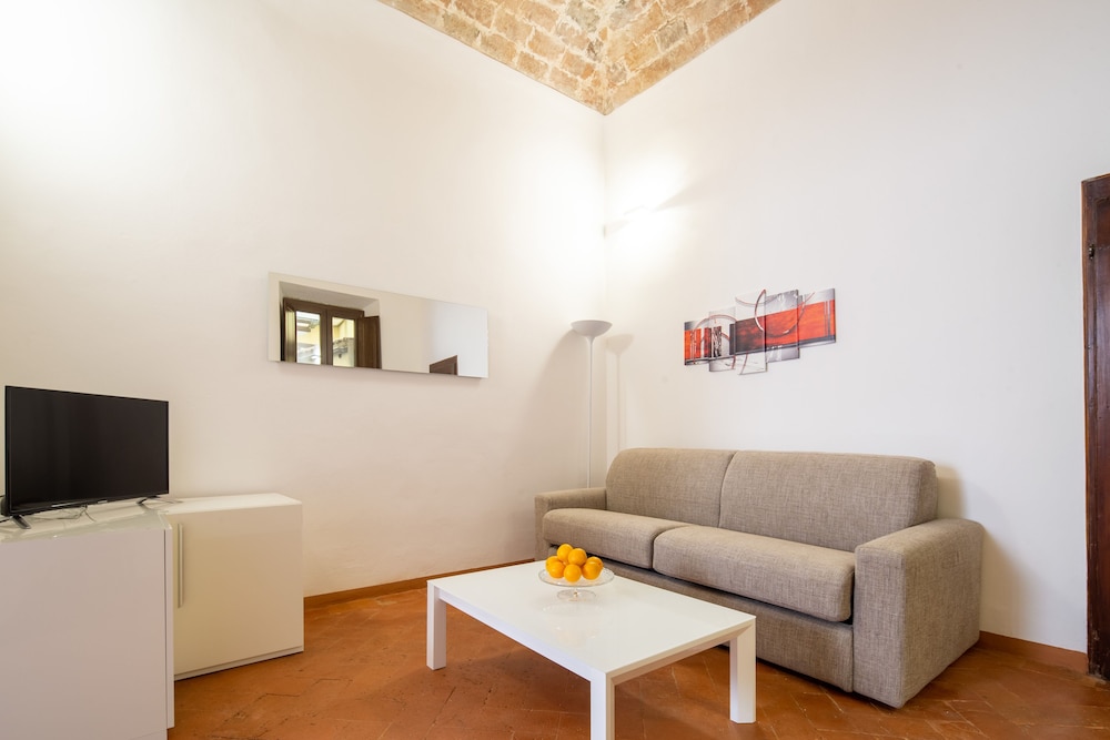 Lian Home in Florence 11/19