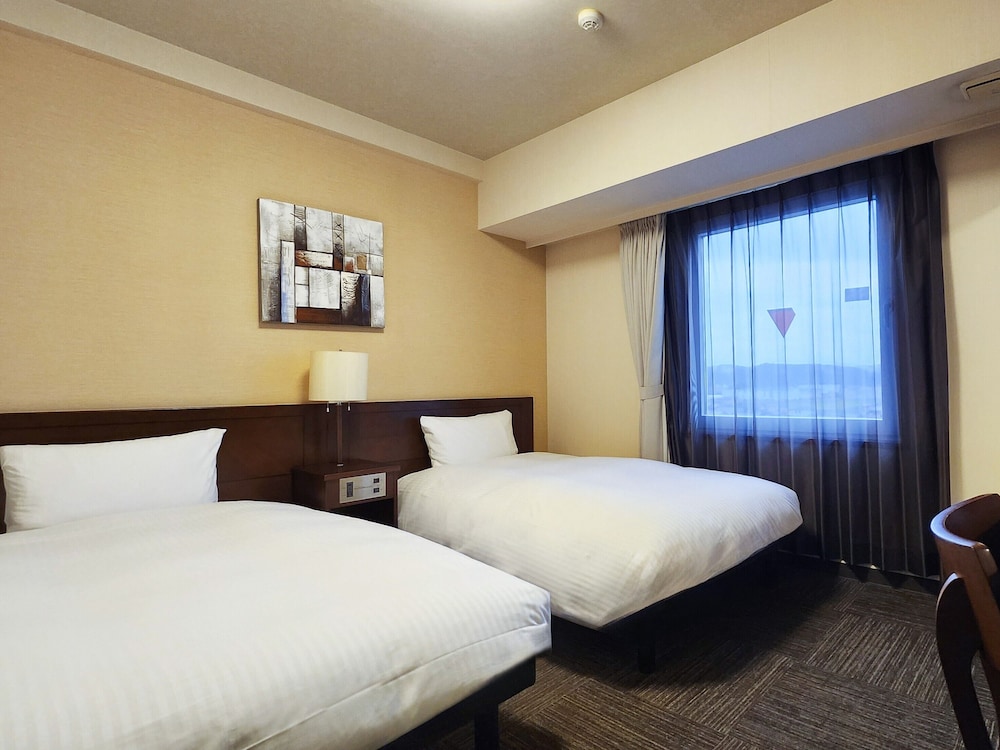 Hotel Route-Inn Nagahama Inter 14/45