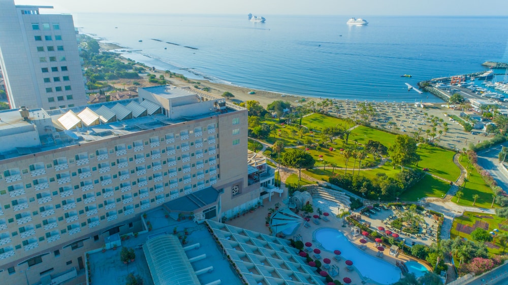 The Tower at St Raphael Resort 5/50