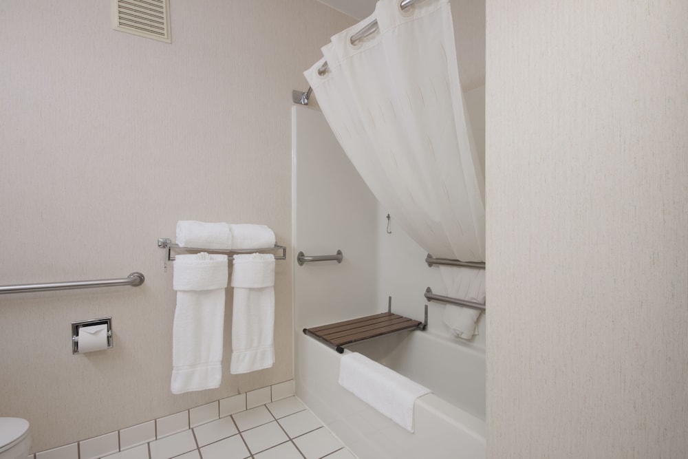 Comfort Suites Peoria Sports Complex 12/43
