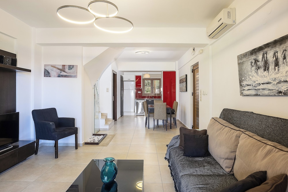 Pantheon Villas 54/78