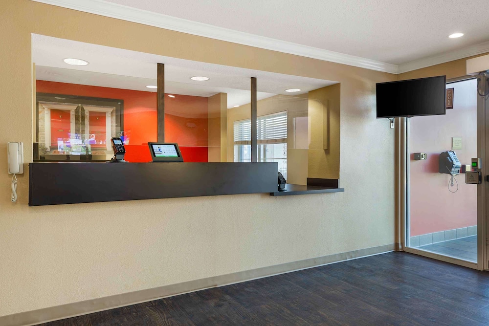 Extended Stay America - Hartford - Farmington 12/55