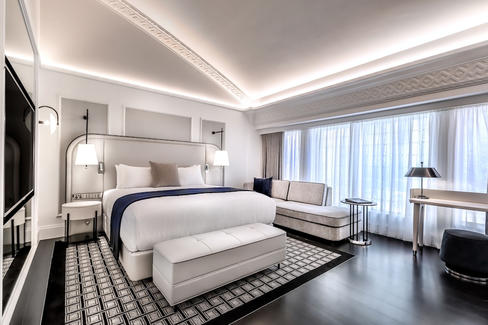 Royce Hotel 25/60