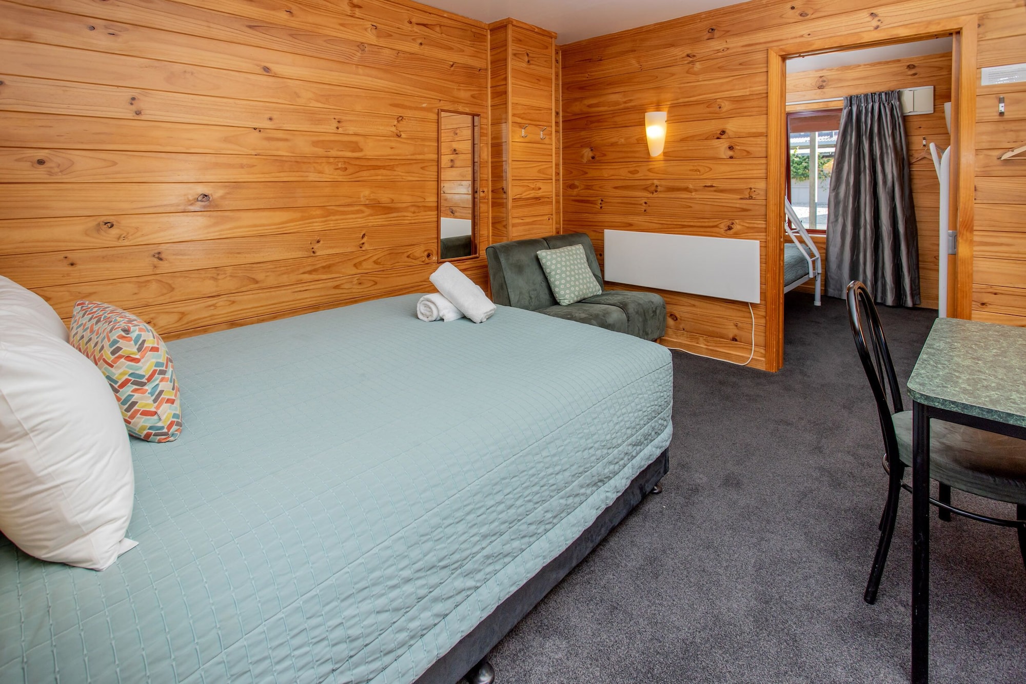1 BEDROOM, MOTEL