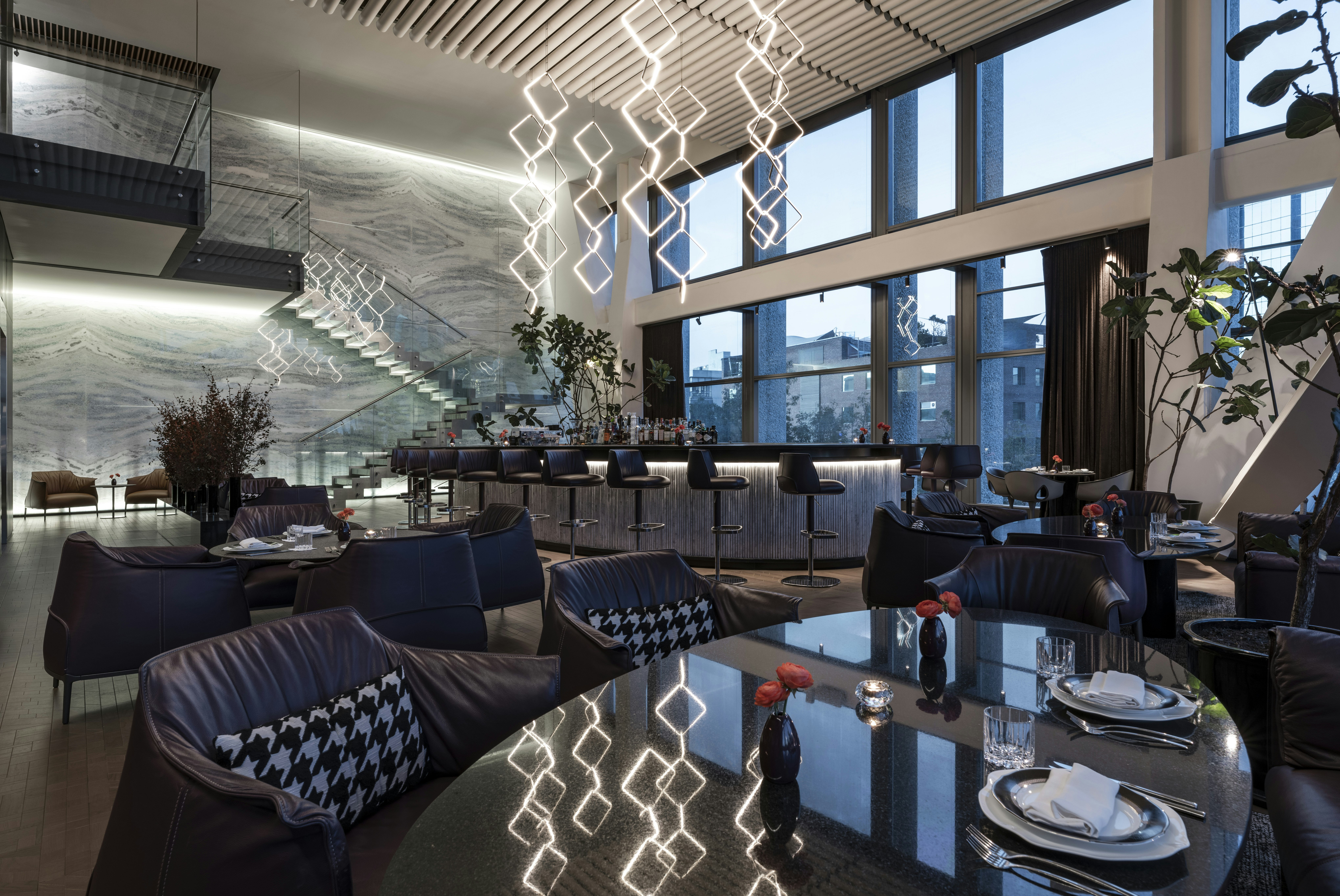 ALEXANDER HOTEL 51/60