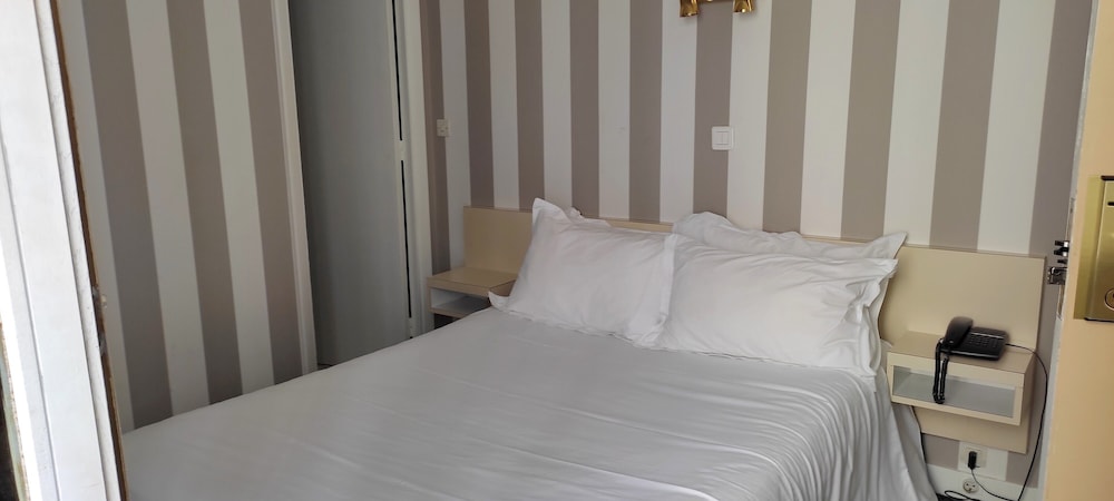 GRAND HOTEL DU HAVRE 19/74