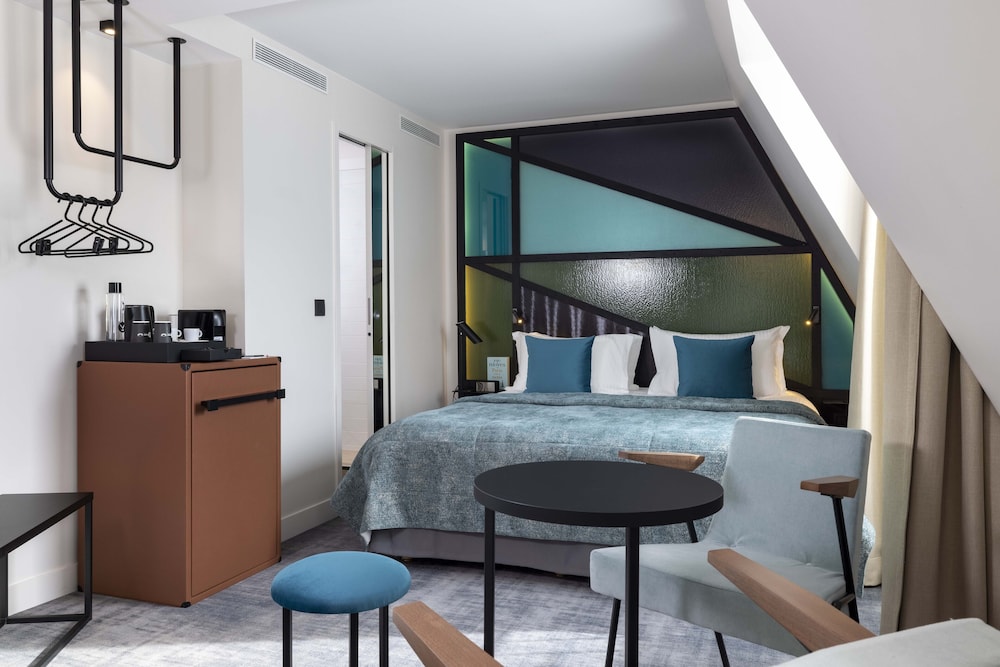 Le 12 Hotel 13/50