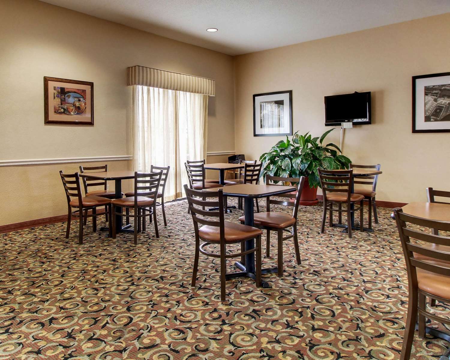 Quality Inn & Suites Hattiesburg North 26/27