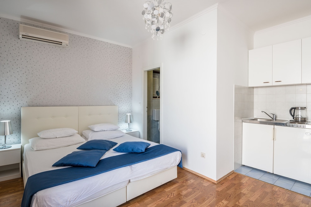 Villa Voinic 41/50