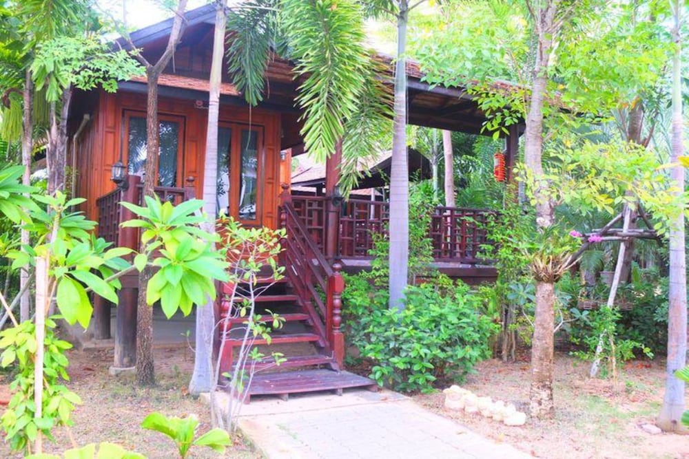 At Home Resort 23/38