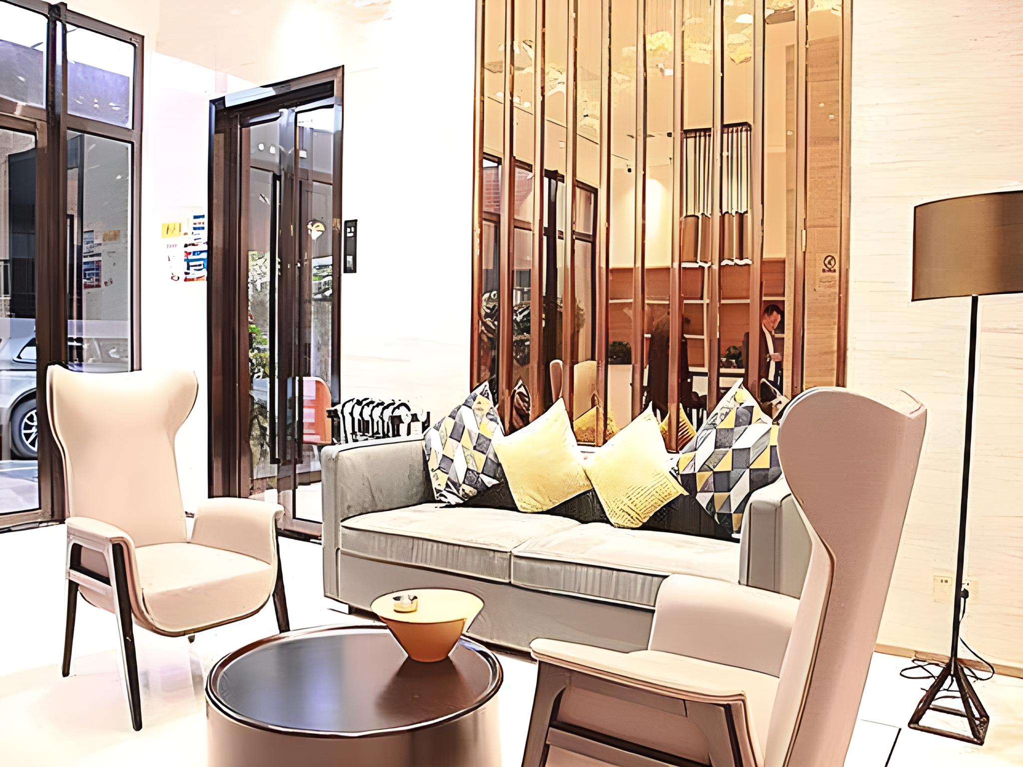 City Comfort Inn (Chenzhou You'a International Plaza) 22/36