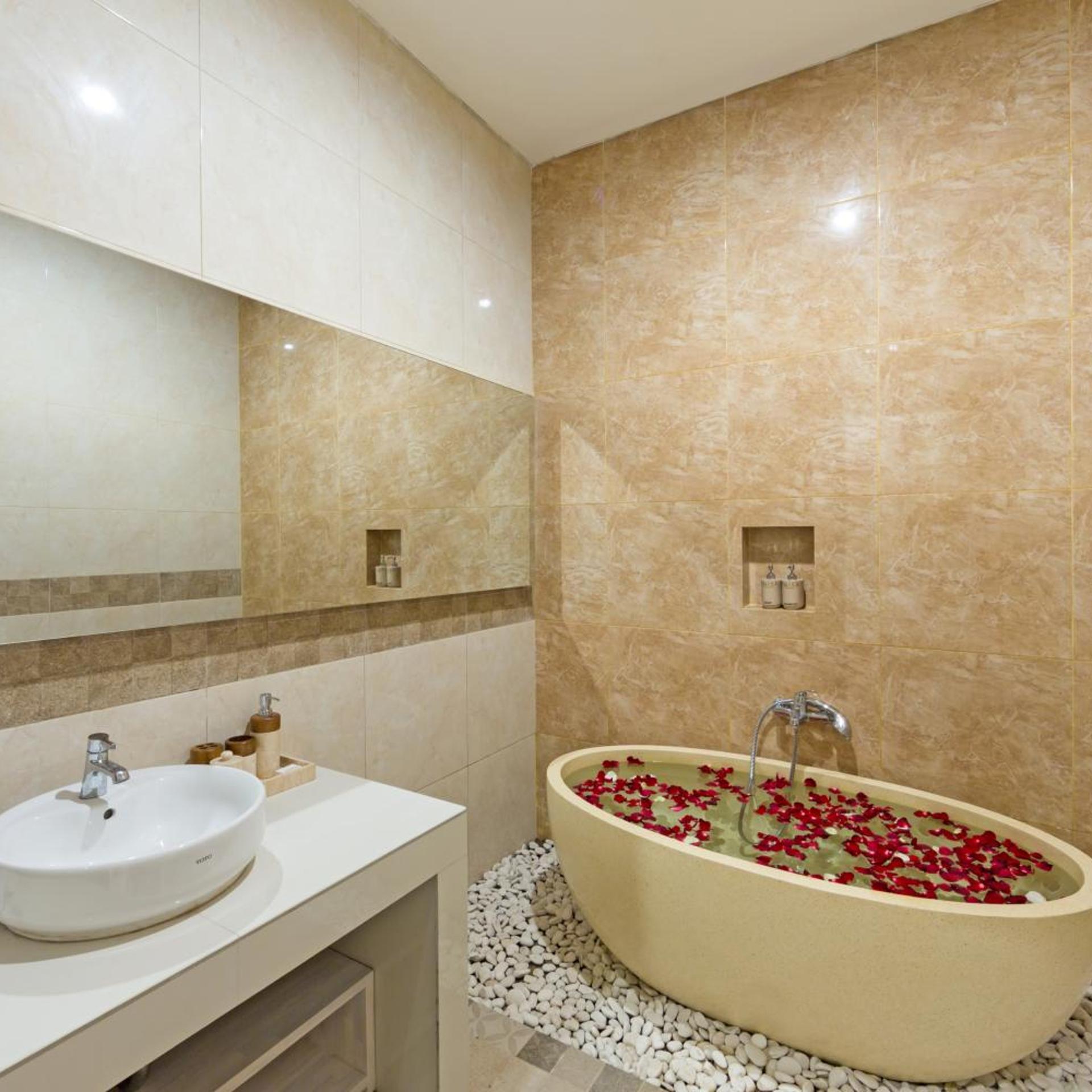 1 Bedroom, Pool, Deluxe, Villa, King Bed، Paisa Seminyak Living 8/10