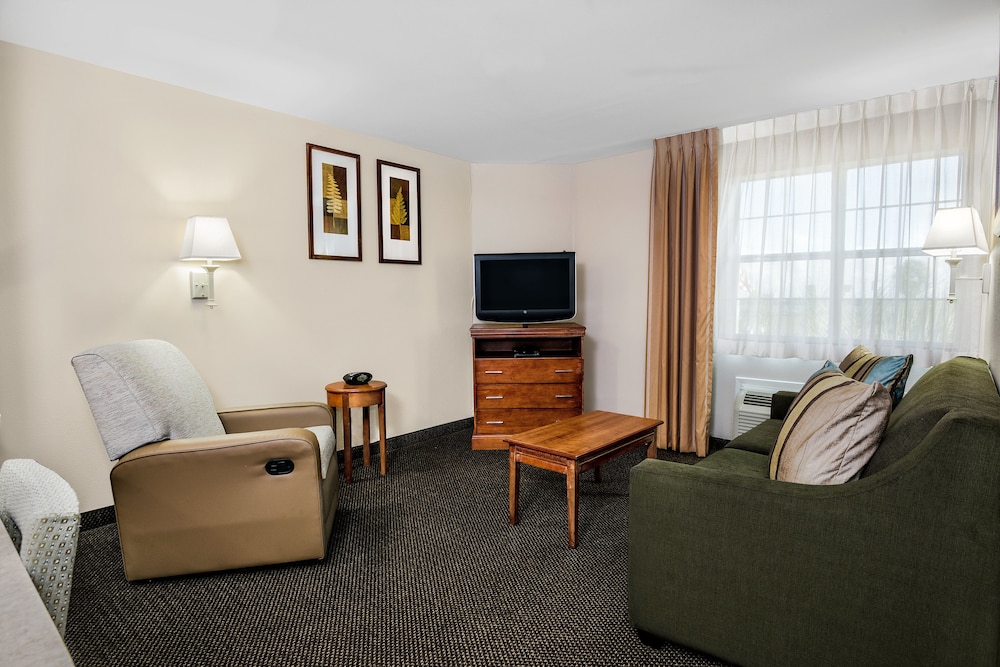 Candlewood Suites Galveston 33/53