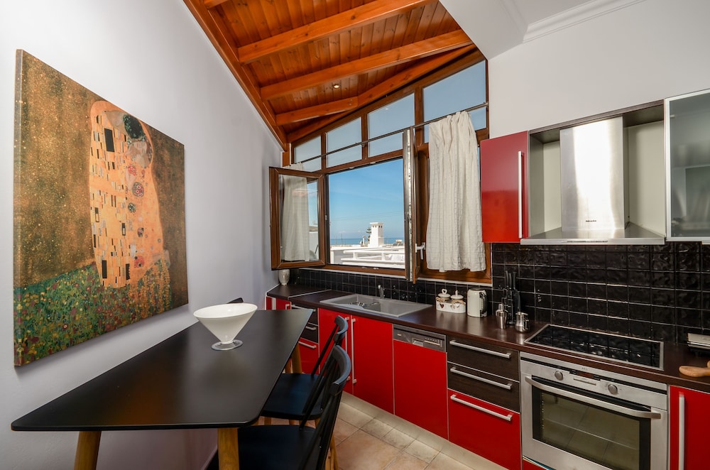 Naxos Center Houses 50/50