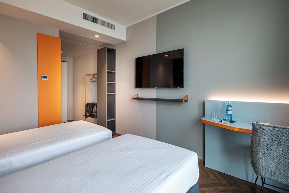 LOGINN Hotel Koln Airport 11/48