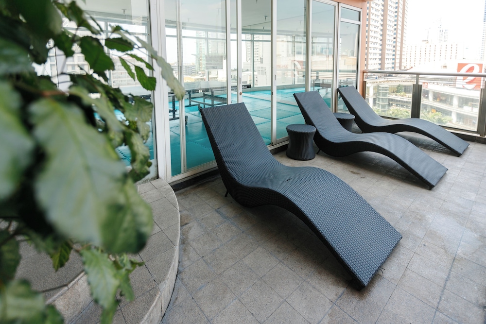 Regency Grand Suites 43/66