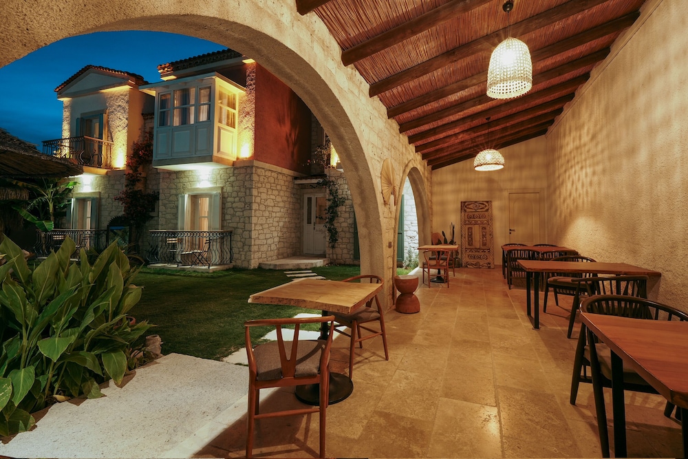 Lika Alacati 30/48