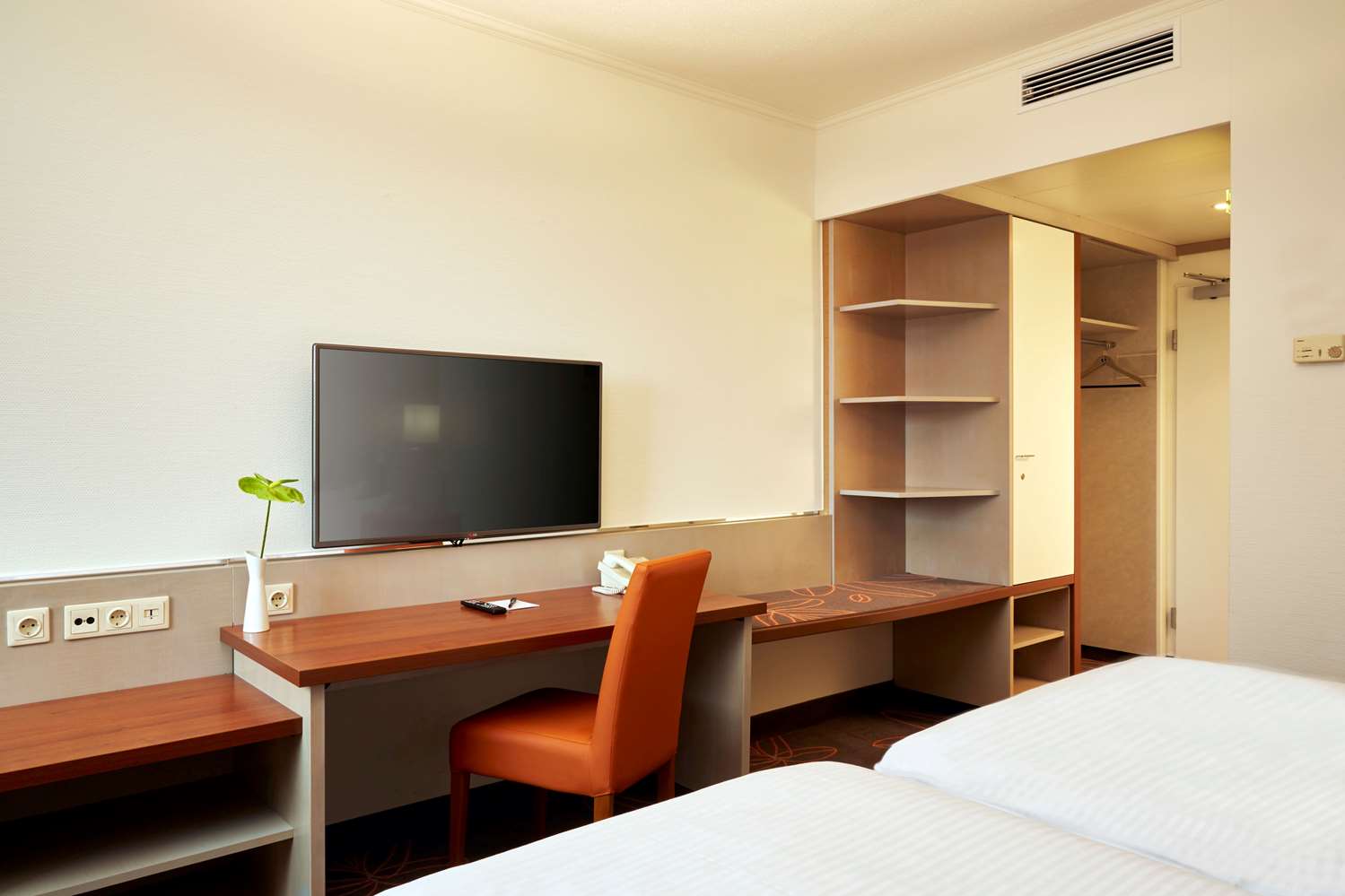 H+ HOTEL LEIPZIG HALLE 43/54