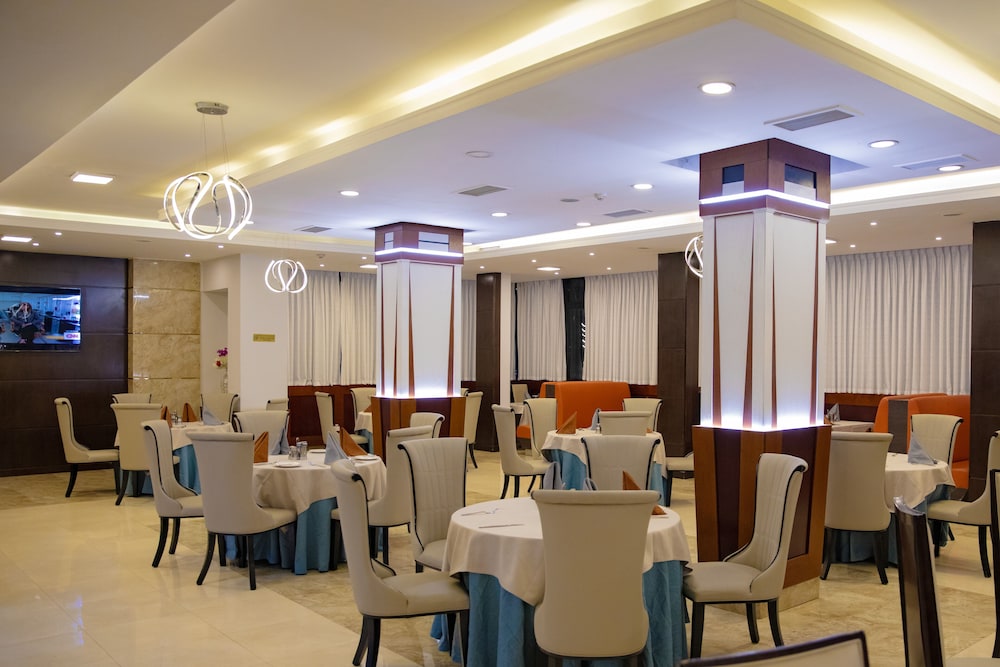 AZZEMAN HOTEL 45/49