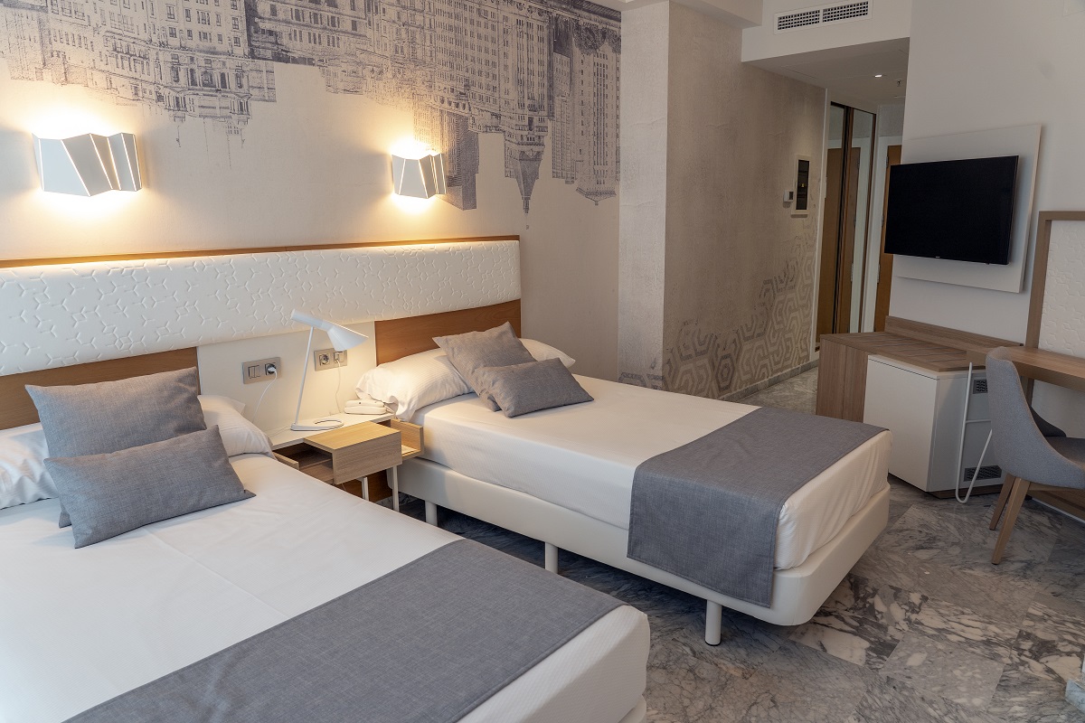 Comfort, No Balcony