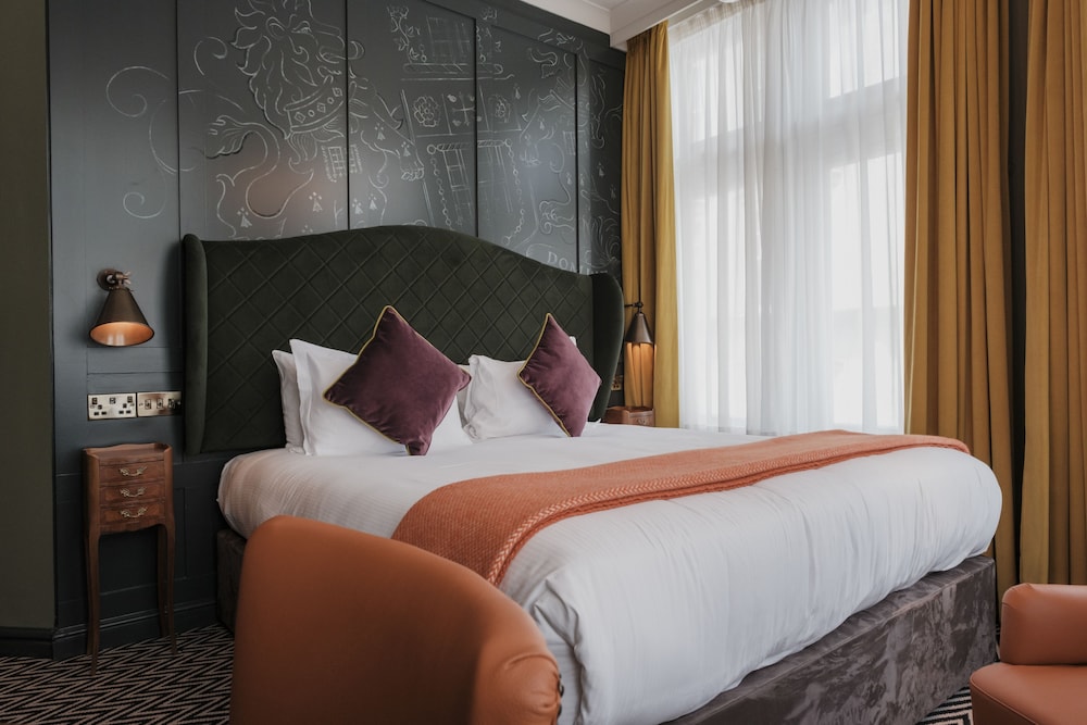 SUPERIOR, DOUBLE BED