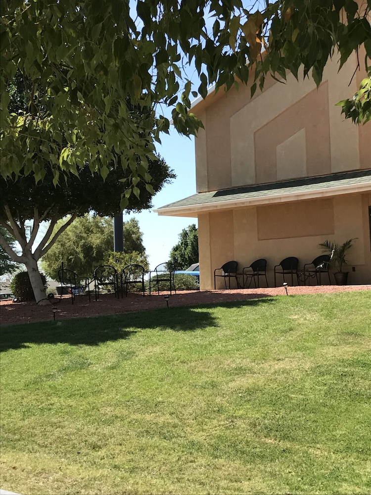 Travelodge by Wyndham Yuma 8/45