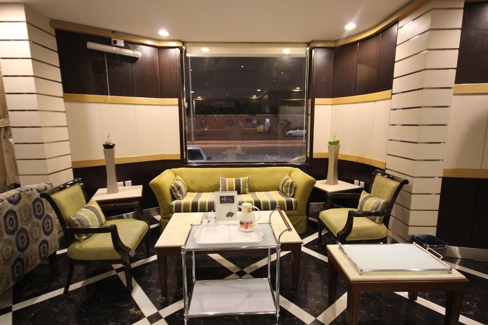 أجنحة طوق(Tooq Suites) 45/50