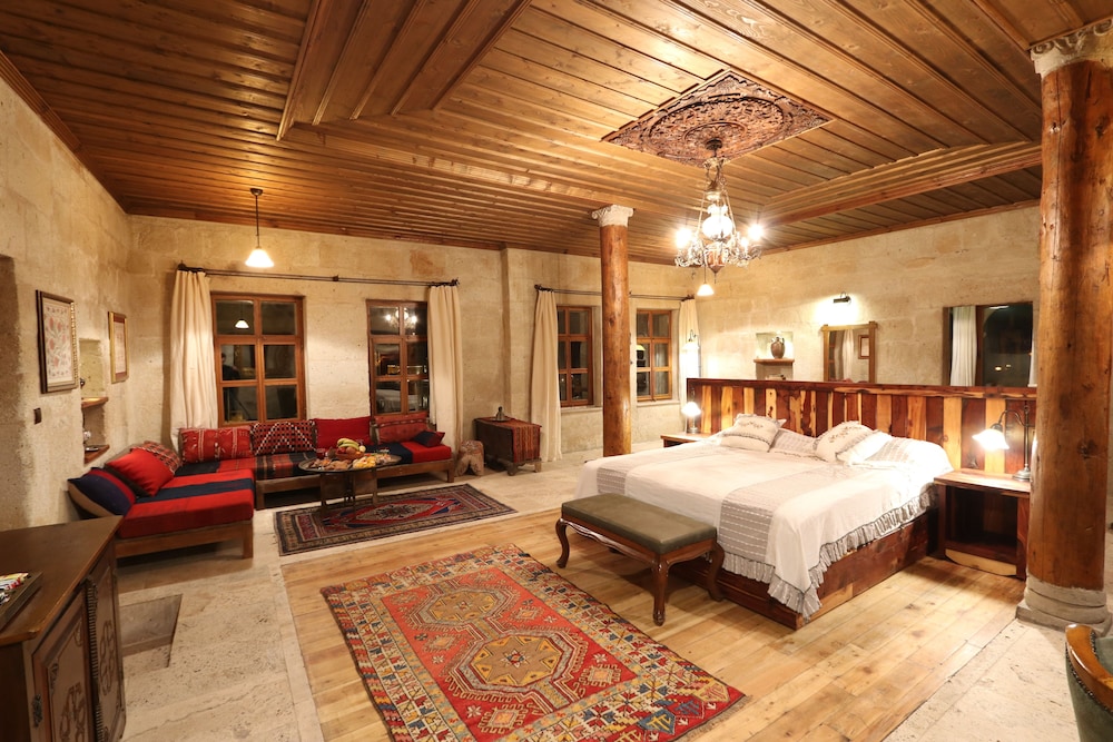 Sultan Cave Suites 26/77