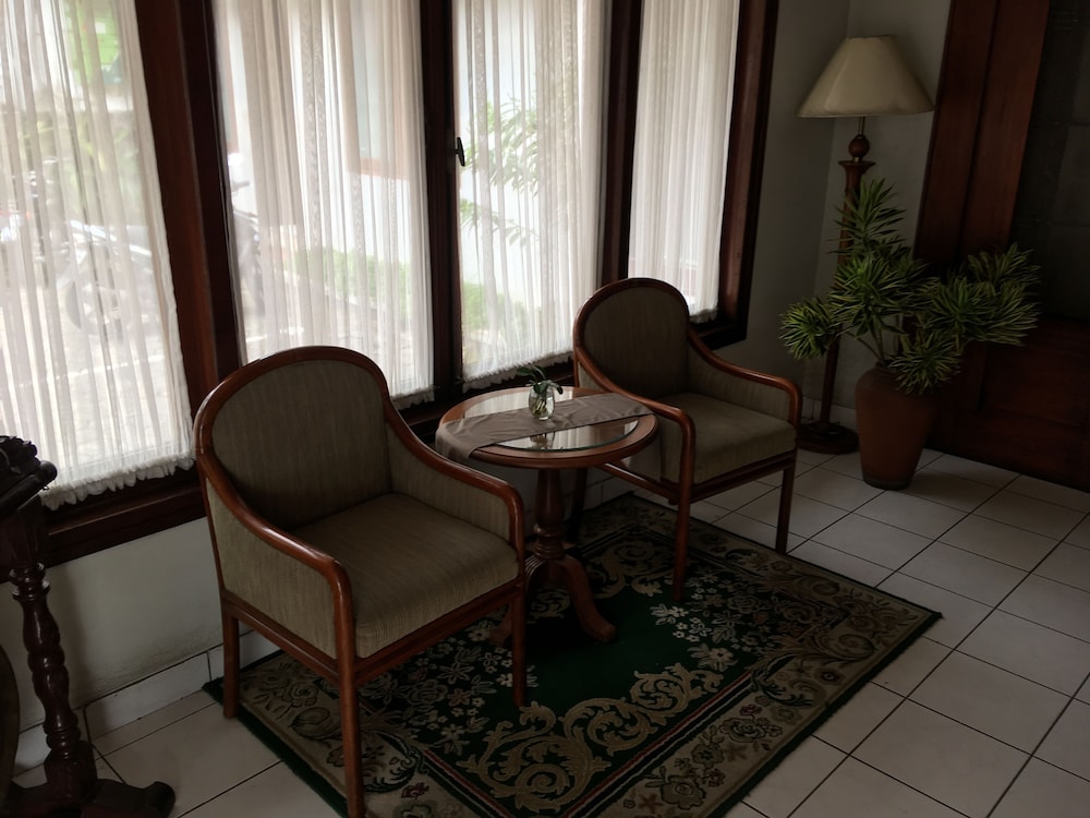 Paniisan Hotel 15/24