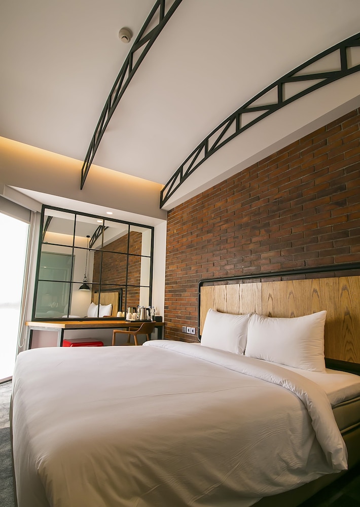 SUPERIOR, TWIN BEDS