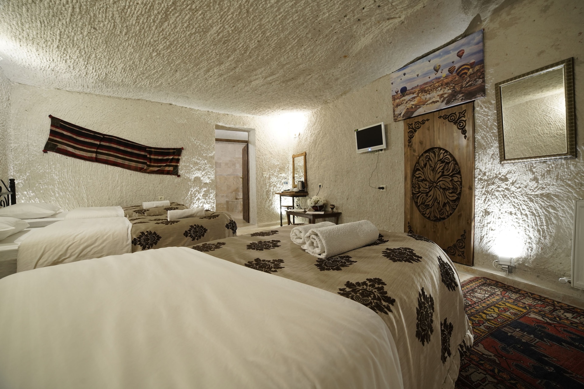 Cave, Triple, 3 Beds