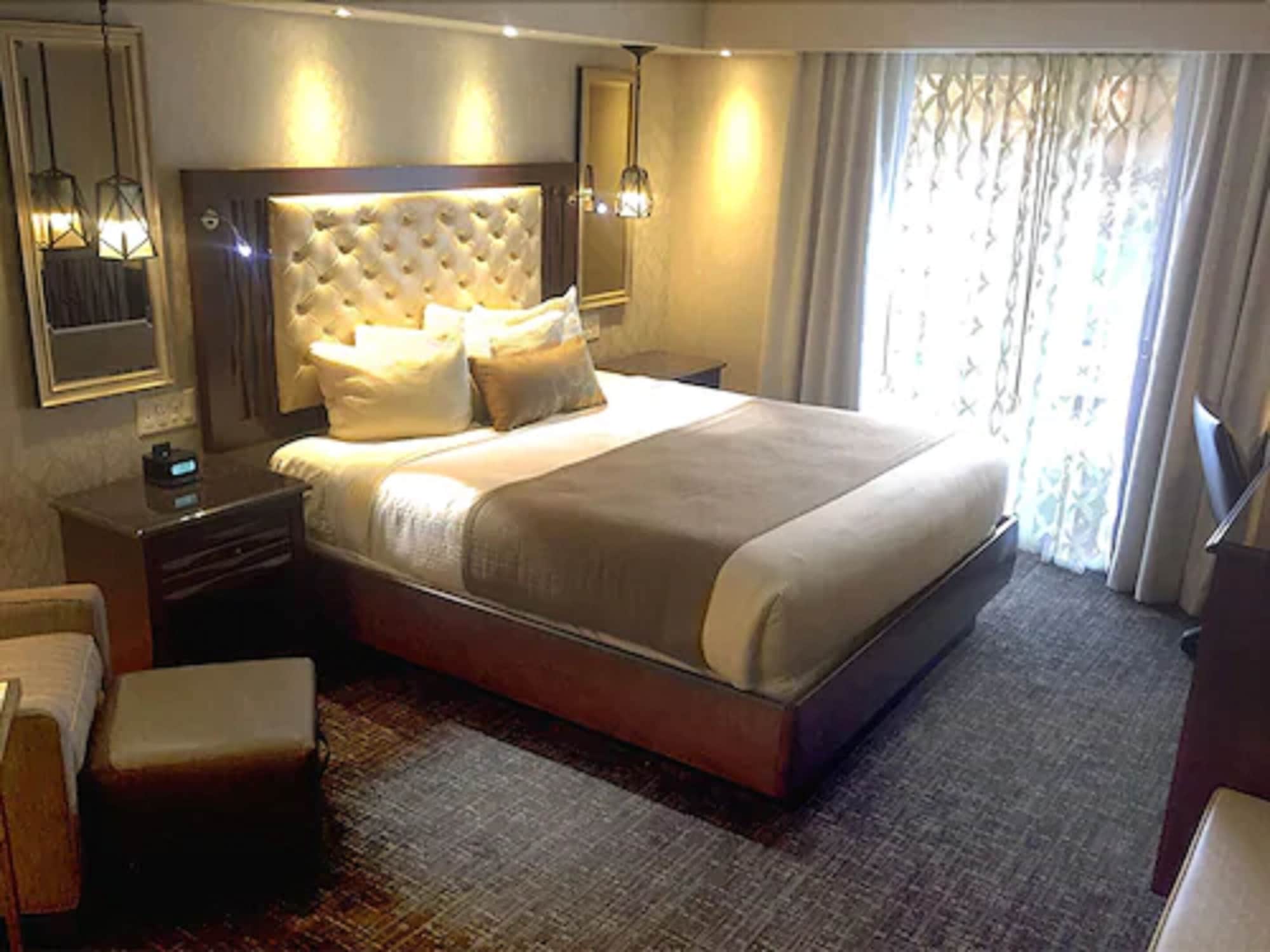 STANDARD, KING BED, ADULT ONLY