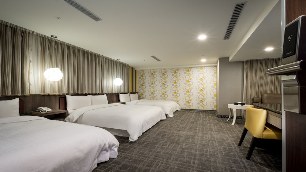 Zaw Jung Business Hotel 14/42