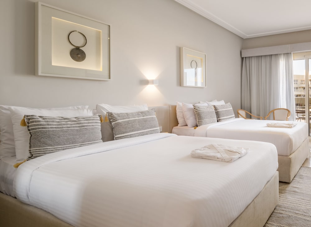 Superior, Family, 2 Queen Beds