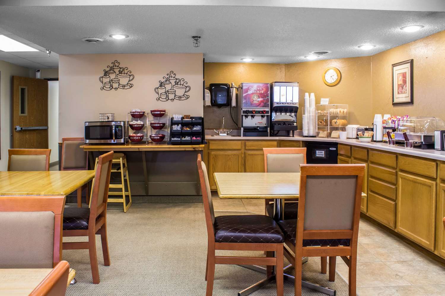 Econo Lodge Sioux Center 33/43