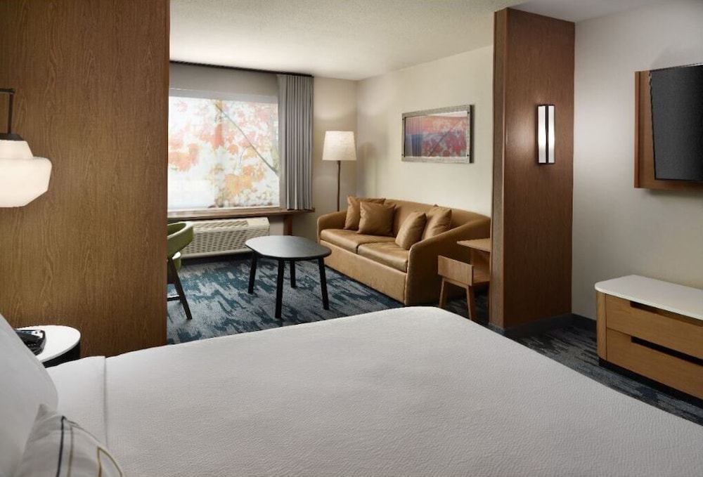 Fairfield Inn & Suites by Marriott Locust Grove I-75 South 6/22