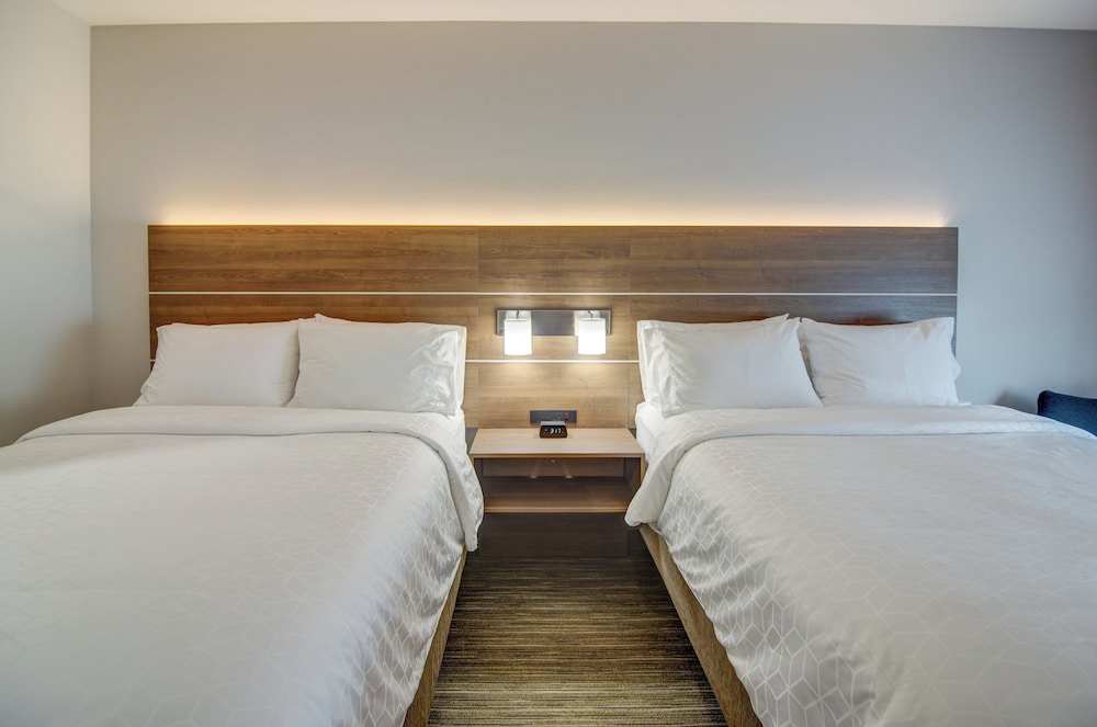 Holiday Inn Express Hotel And Suites Foley 19/75