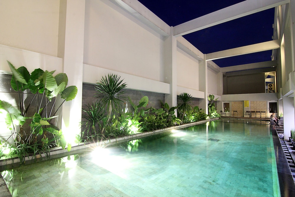 Megaland Hotel 53/53
