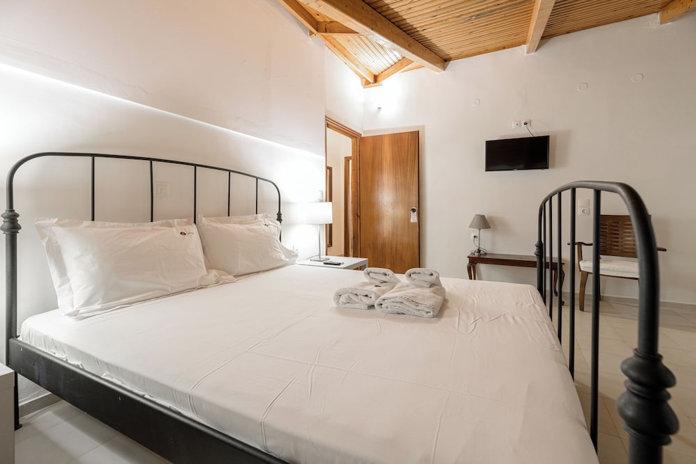 3 BEDROOMS, APARTMENT