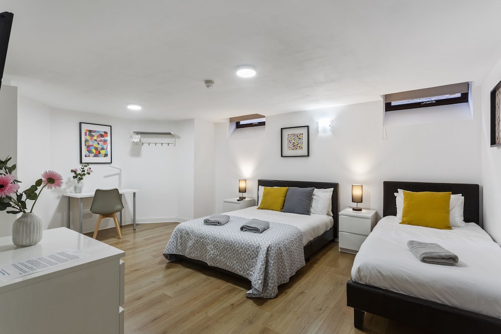 Adjoining, Basement, Suite, 2 Double and Twin Beds