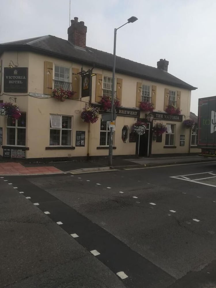 The Victoria Hotel 34/39